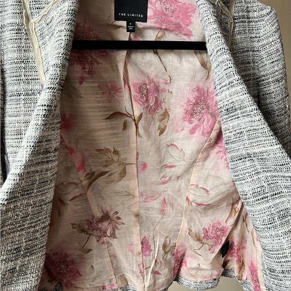 The Limited Cream Tweed Rose Single Button Blazer - Size 4 - Picture 3 of 6